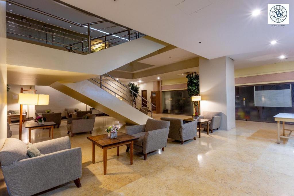 La Breza Hotel Quezon City Exterior foto