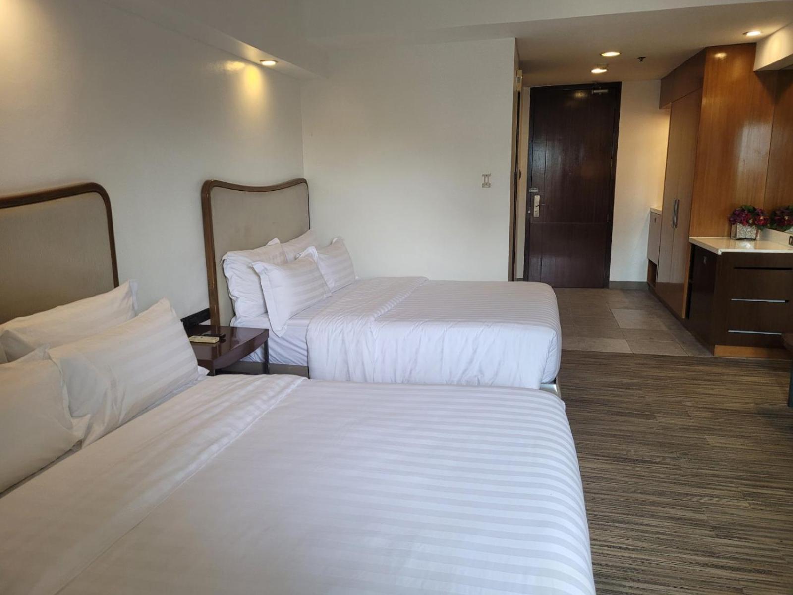 La Breza Hotel Quezon City Exterior foto