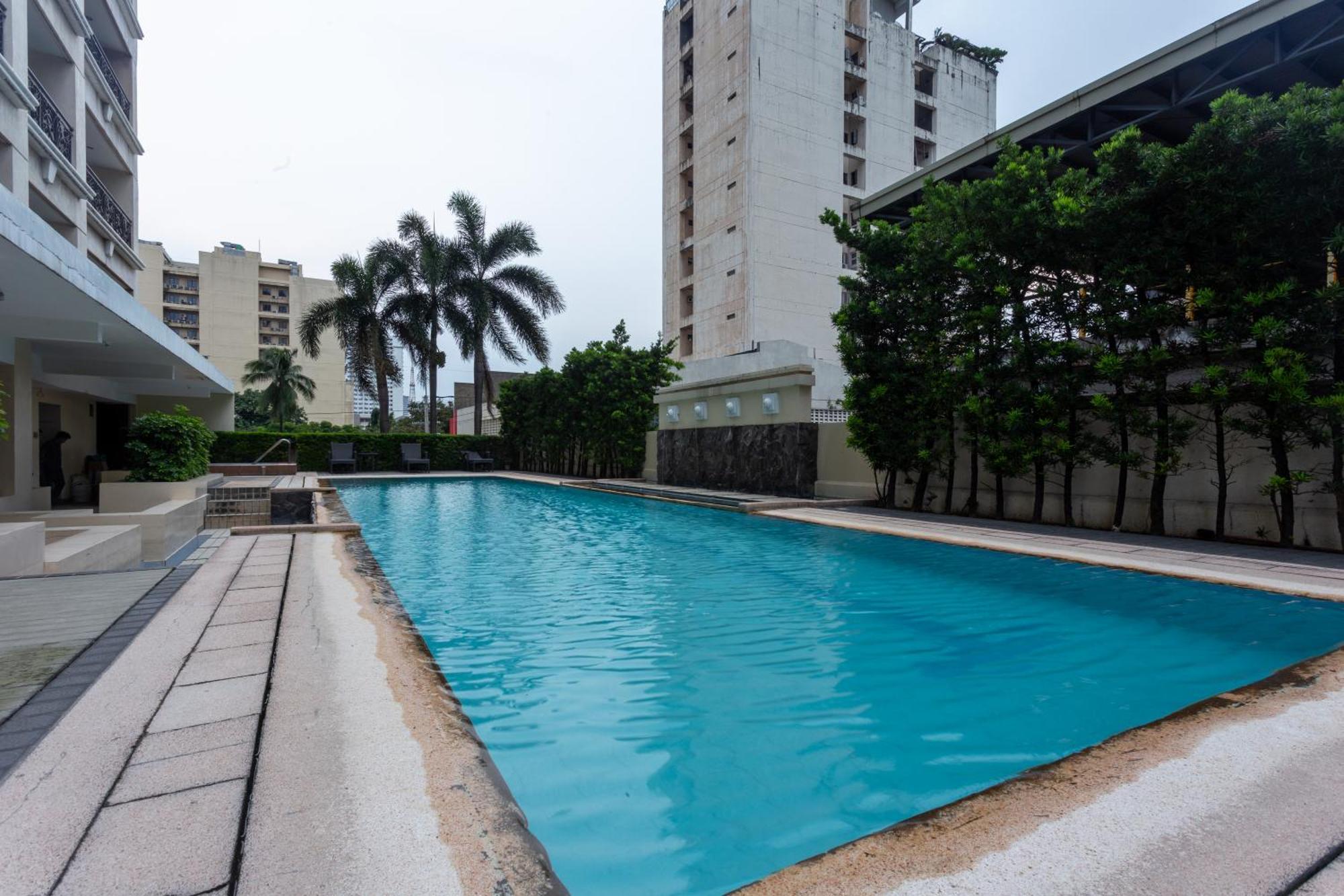 La Breza Hotel Quezon City Exterior foto