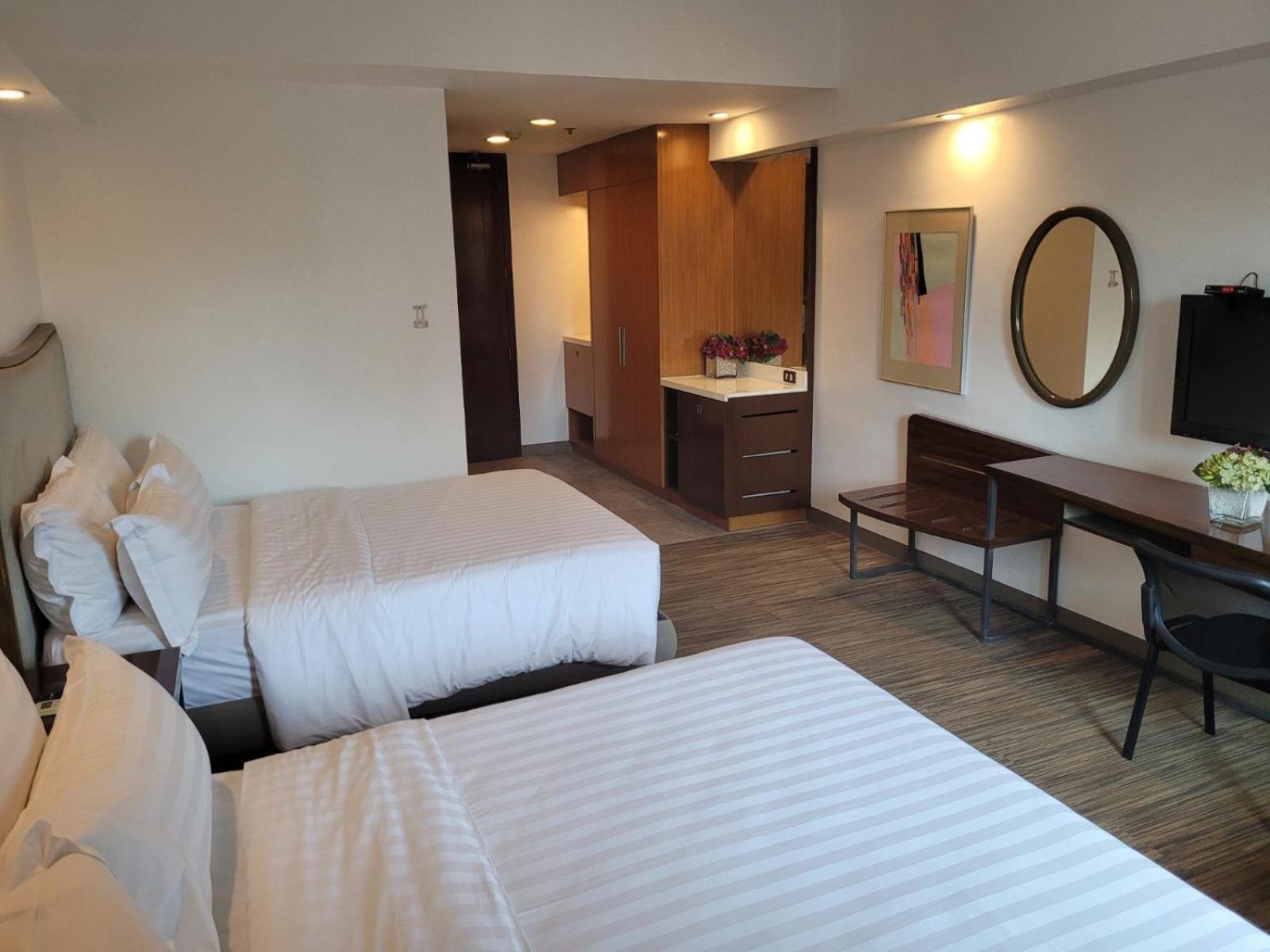 La Breza Hotel Quezon City Exterior foto